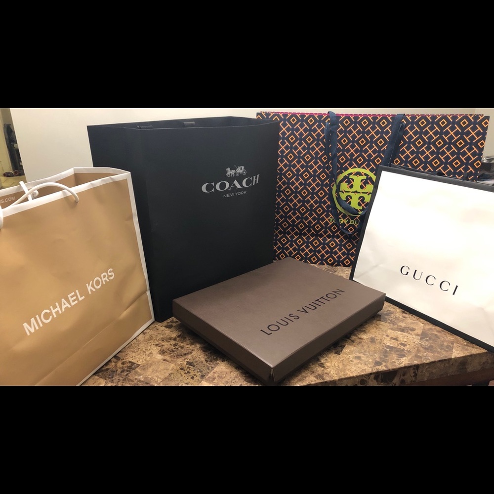 Closet clean out. Gorgeous bags in my closet ❤️